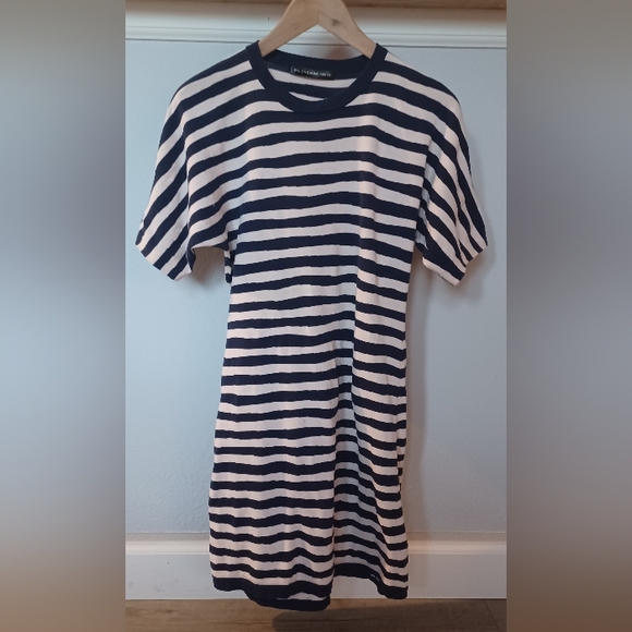 Balenciaga Knit dress. Size 40 (10 US) in navy/light pink - Picture 1 of 4